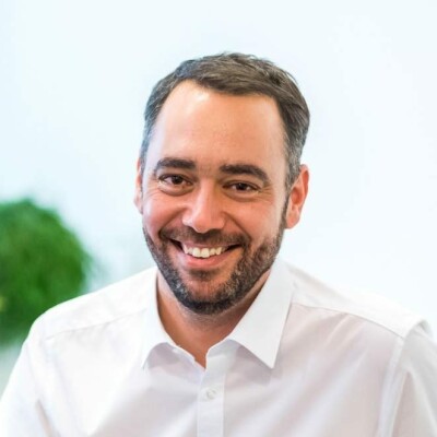 Pleins feux sur Maxime Prévot, président des Engagés cover