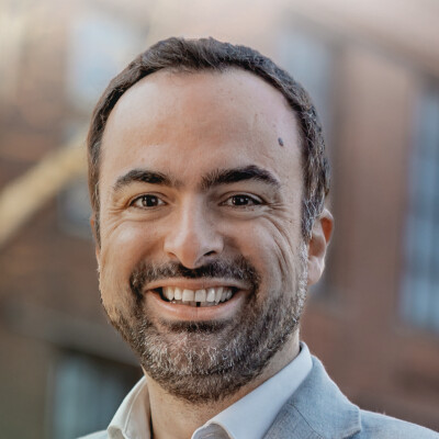 Does Loïc Minery speak English? Let's find out! cover