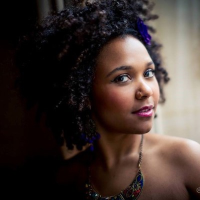 CYNTHIA ABRAHAM, UN REPORTAGE DE PHILIPPE REGNIER cover