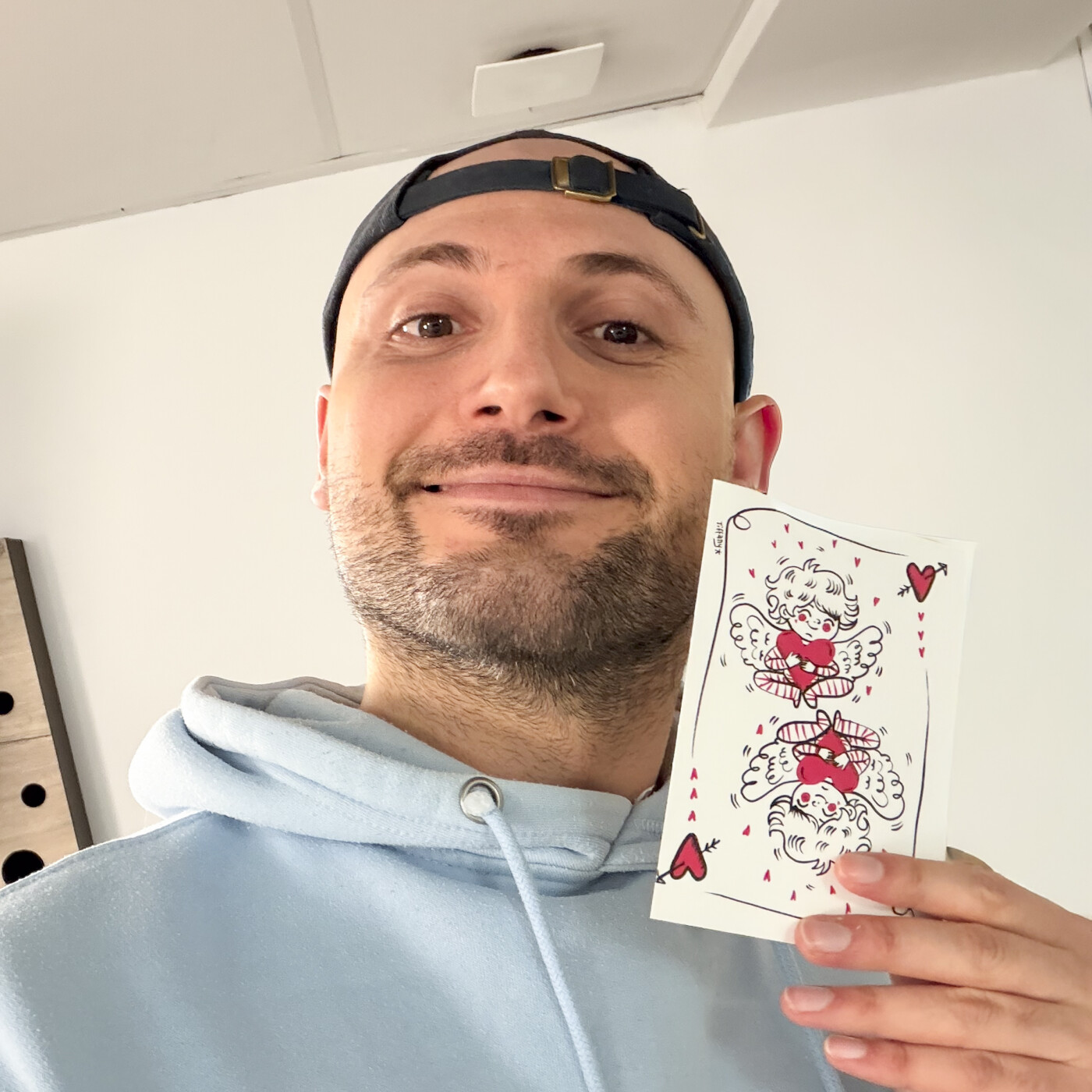 Antoine Officieux - L'art de vivre avec soi-même et le rire comme thérapie Antoine Officieux - L'art de vivre avec soi-même et le rire comme thérapie