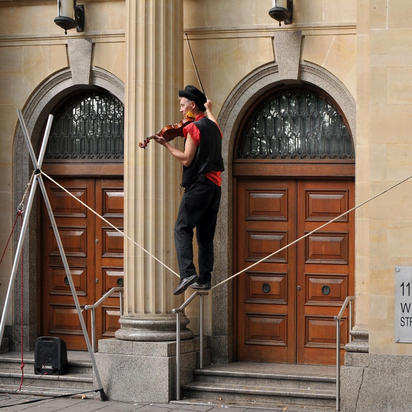 Astatiques de tous les pays ...