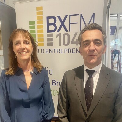 Podcast - En Lien Direct - Muriel Van Severen - Xavier Lapeyre de Cabanes - Ambassadeur de France en Belgique cover