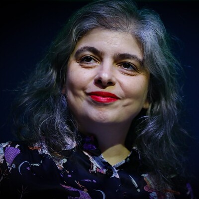 Ep. 02 - "Un lieu ensoleillé pour personnes sombres" de Mariana Enríquez cover