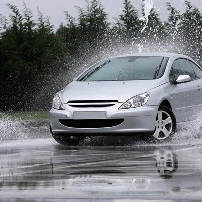 Comment limiter les risques d'aquaplanage ? cover