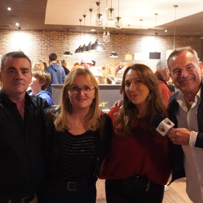 Rachel, Julie de Chez Yoyote et quelques clients nous livrent leurs impressions lors de l'inauguration de ce samedi cover