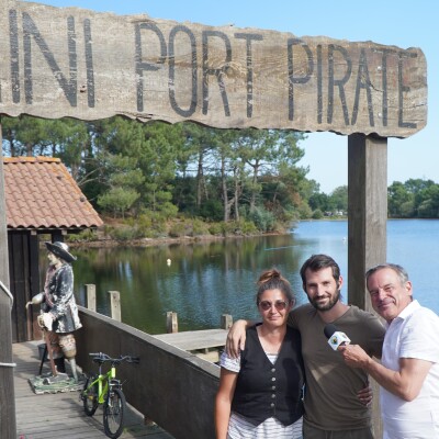 Sur le lac de la Magdeleine, le Mini Port Pirate est géré par Magalie et Gaétan. Il nous détaille sa carte et les activités proposées cover