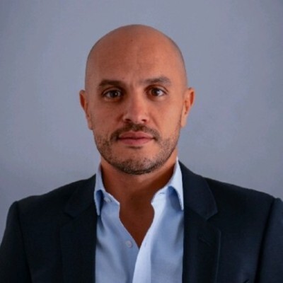 #13 - Hamza Laraichi, co-fondateur et co-CEO d’Infomineo - Réinventer le conseil, en misant sur les cerveaux du Sud. cover