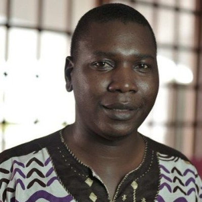 VIP 19 - Alphonse Teyabe : Zoom sur les radios évangéliques d'Afrique francophone cover