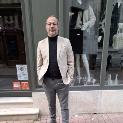 L'INVITÉ DU 6/9 - Georges Bell cover