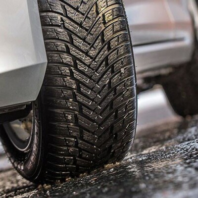 Un pneu pluie, de quoi s'agit-il ? cover