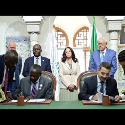 Les dirigeants Algériens font secrètement un don à l’Ouganda pour ne pas énerver leur population  cover