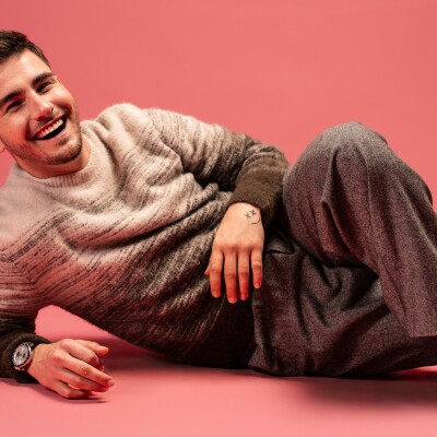 De la Star Ac’ à la scène : Julien Lieb dévoile son univers ! cover