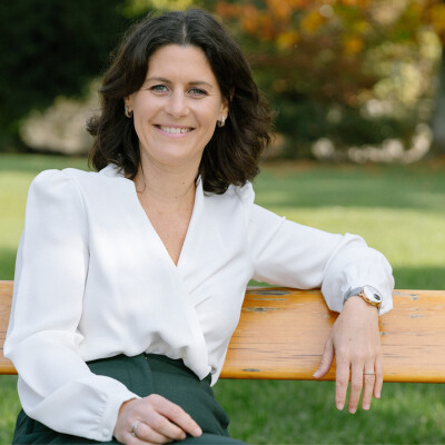 Marie Lambert -Ancienne Notaire et Fondatrice d'Inlignée -Rendre la succession franco-suisse accessible, claire et alignée cover