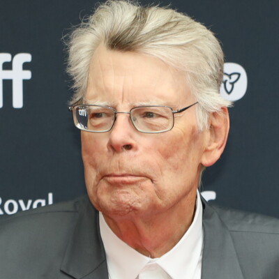 Non, Stephen King n'est pas à la retraite ! Et X-Files non plus ! On en parle dans le journal du 15 octobre cover