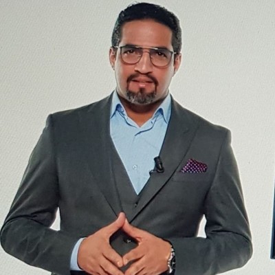 RDV des artistes برنامج "موعد الفنانين" يستضيف النجم المتألق هشام الوالي cover