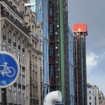 C'est dans l'actu : l'exposition "La bataille des couleurs" dans la nouvelle Maison Pompidou cover