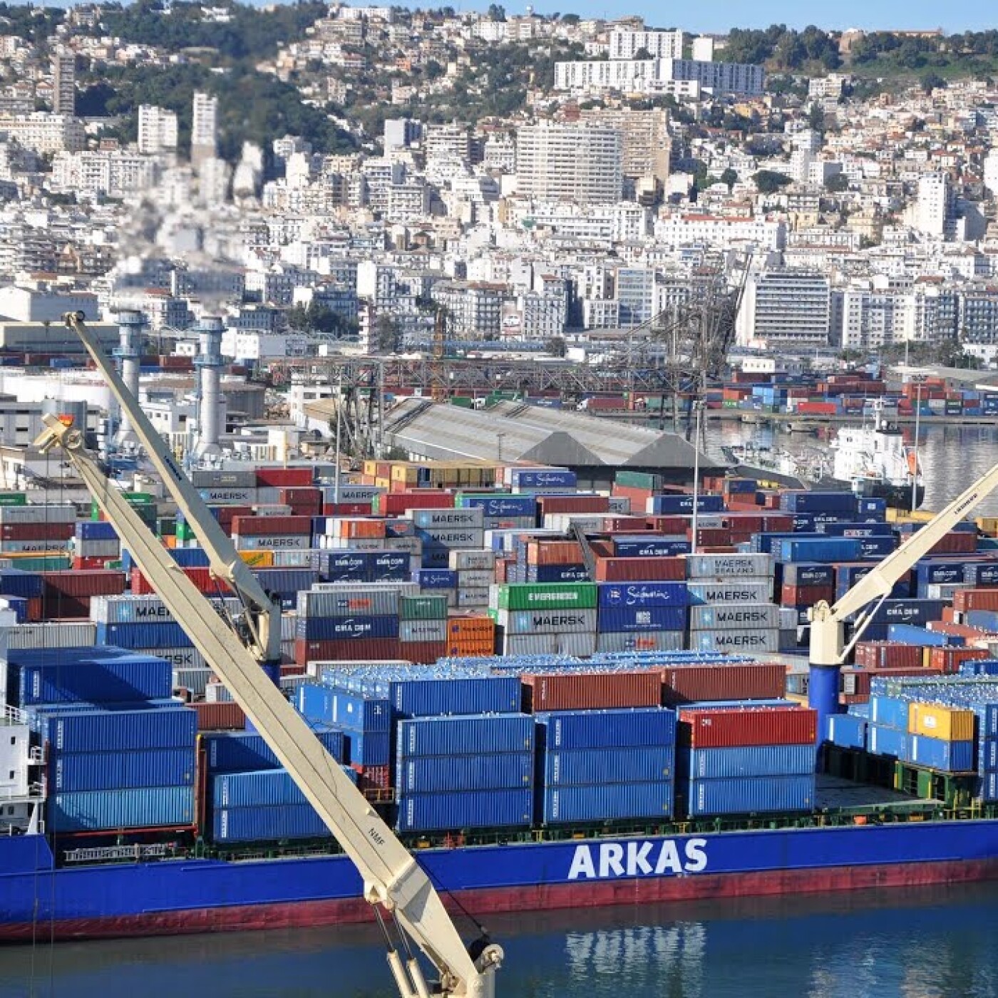 Des policiers, gendarmes et militaires pour gérer les exportations : la nouvelle folie en Algérie episode artwork