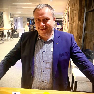 Buzzy Nest - Fabrice Brion - I - Care cover