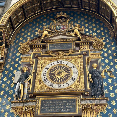 [1 min à Paris] La première horloge publique cover