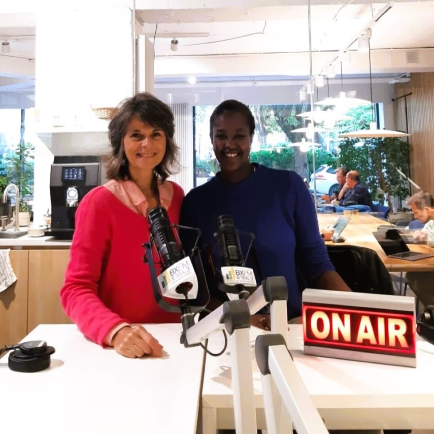 BXFM 104.3 || 100% Bruxelles || 100% Europe