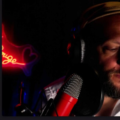 Podcast décalé : Anne-Sophie dévoile les paradoxes de la formation inclusive et son engagement pour un monde meilleur cover