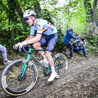 1 ÉQUIPE 1 COUREUR ! | Preview Flandriennes 2026 cover