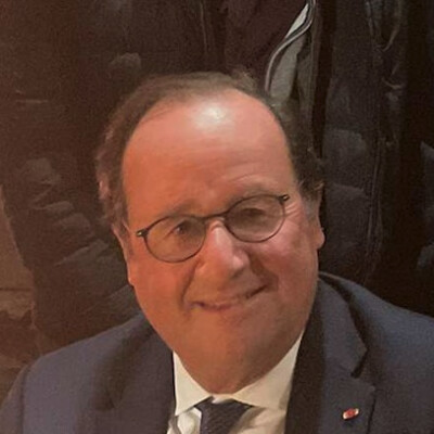 François Hollande, l'interview c'est maintenant ! cover