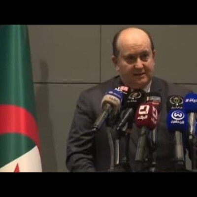 "Le fer, une bénédiction divine pour l’Algérie" : le Régime Tebboune disjoncte et perd la raison ! cover