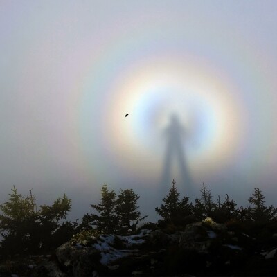 Le phénomène météo du spectre de Brocken, entre science et poésie ! cover