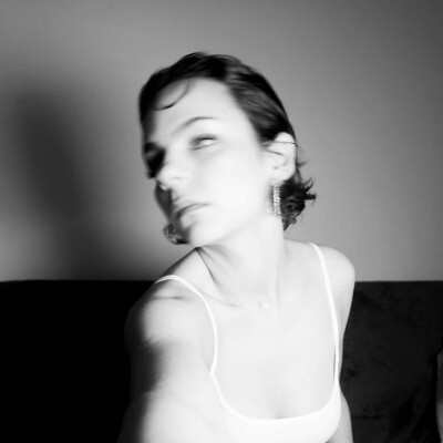 162. KÏERRA, en interview: l'amour de la neo-soul, écriture spontanée et sans artifice | THE SOUND TABLE cover