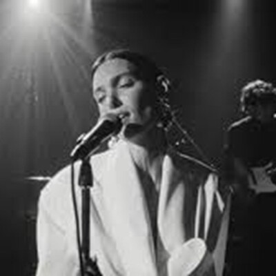 TOUT RÉUSSI À CHARLOTTE CARDIN cover