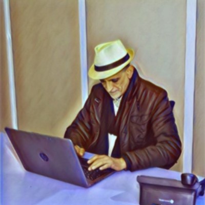 Il faut y croire, alors souriez ! - Par Ahmed Naji cover