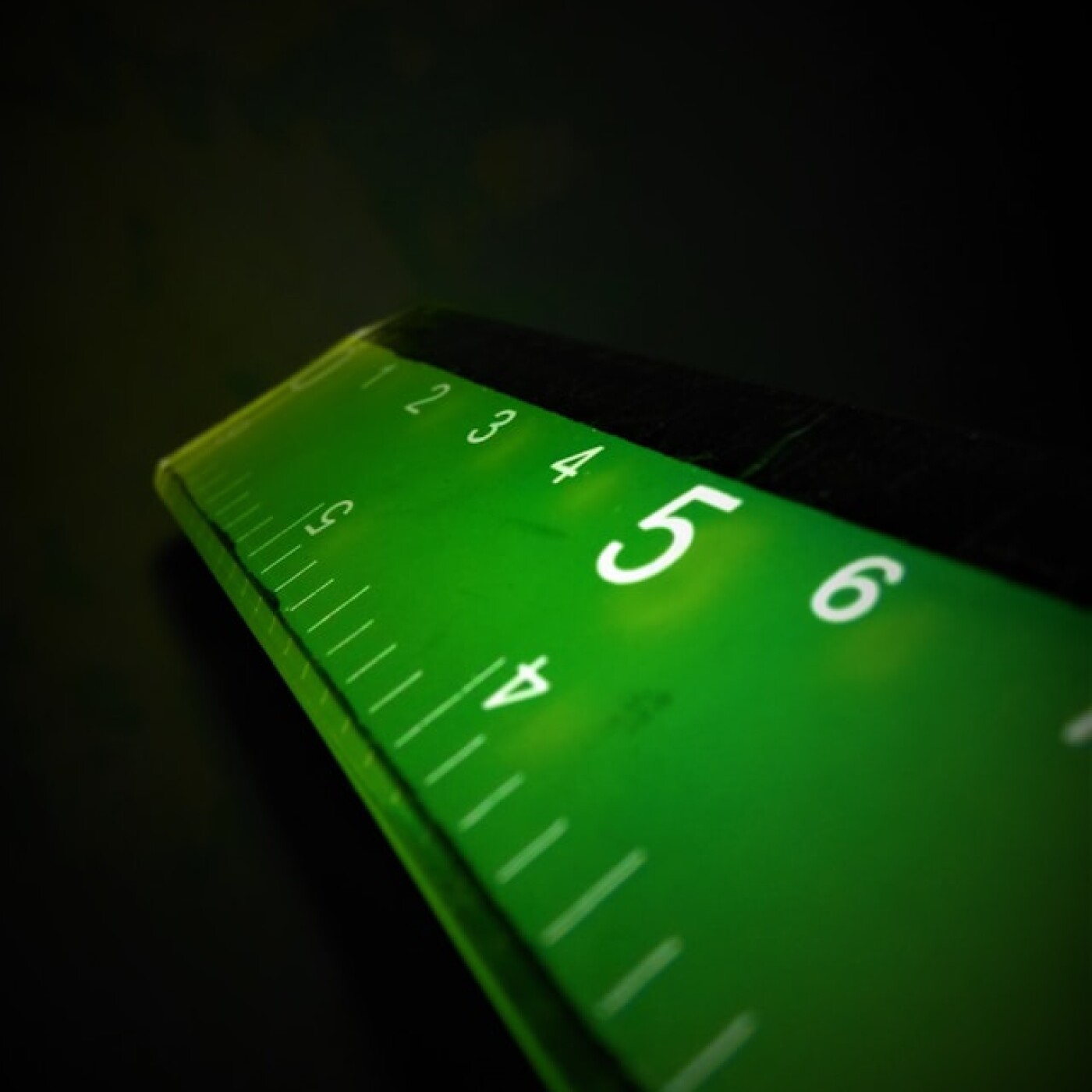 Online Ruler Tool: Measure in Centimeters, Inches, and Pixels Instantly