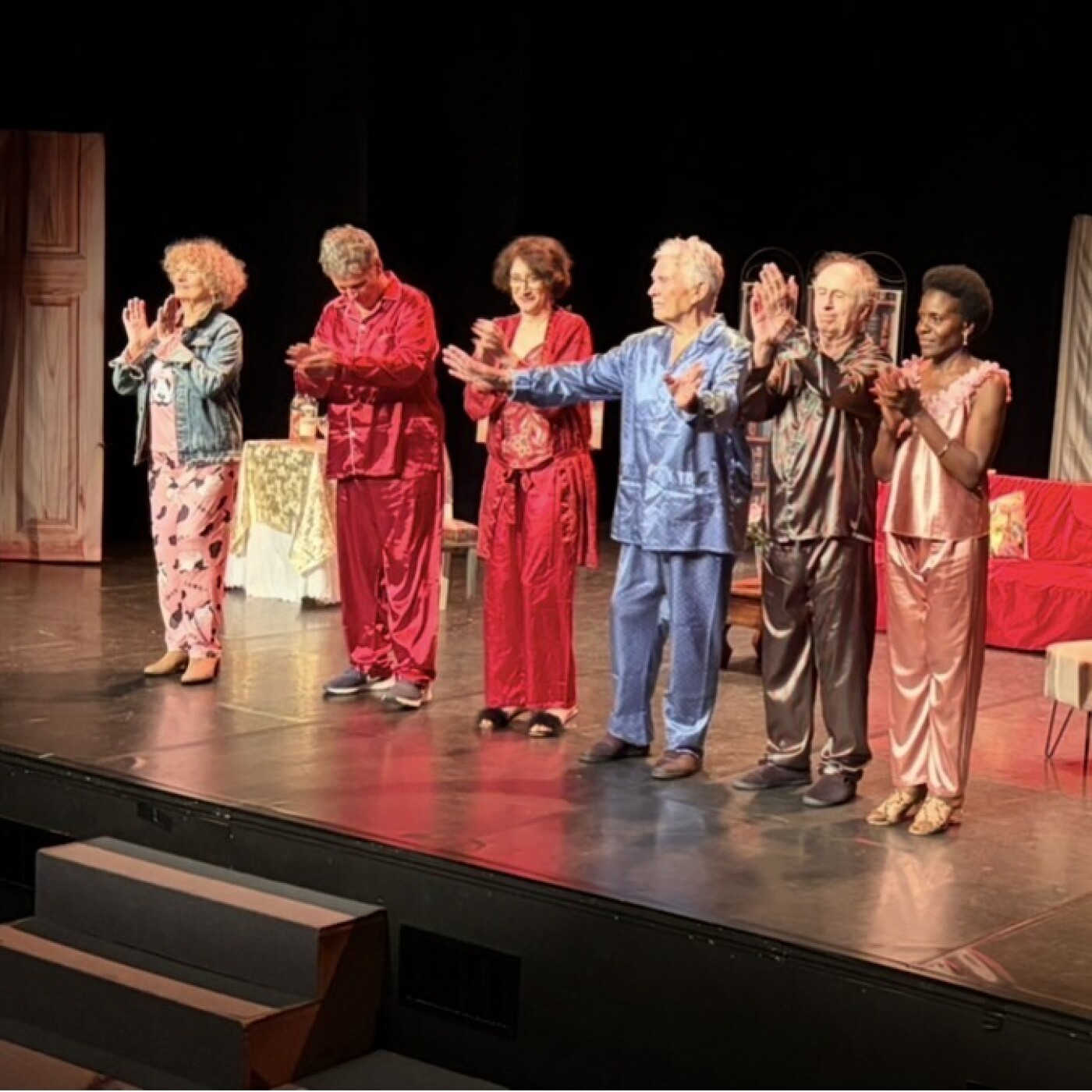 Micro trottoir Avis du public Theatre "Pyjama pour six" episode artwork