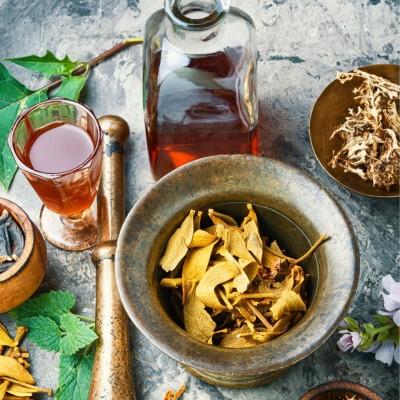 La naturopathie avec Nadia Christensen cover