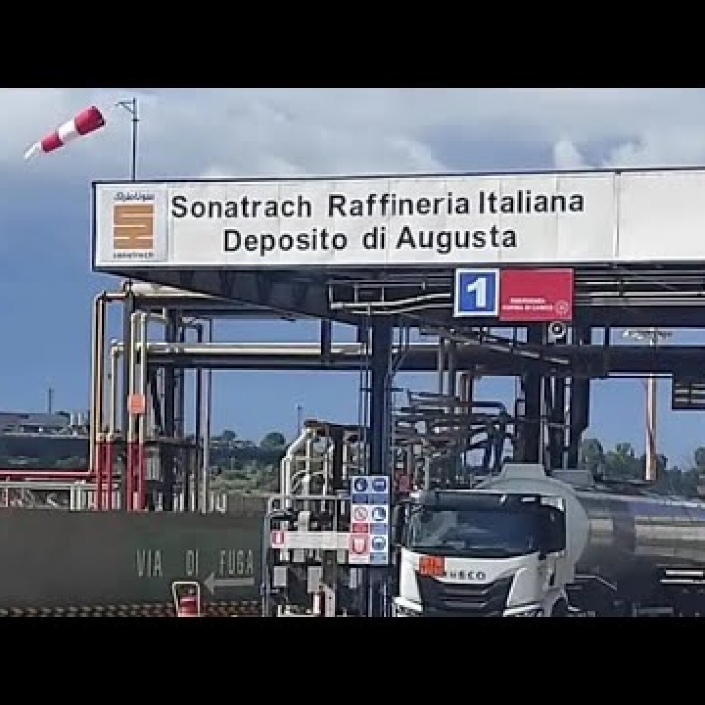 La raffinerie d’Augusta, la vérité d'une très belle affaire et des innocents en prison en Algérie episode artwork