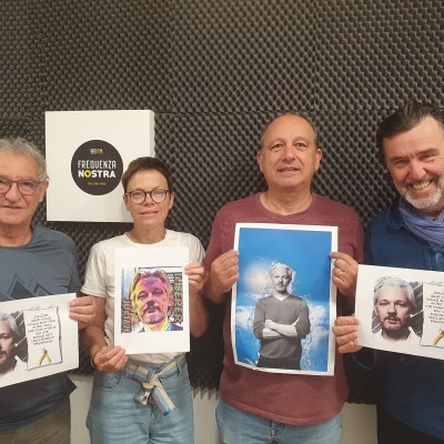 Indiatura -  l'association Per A Pace, Julien Assange cover