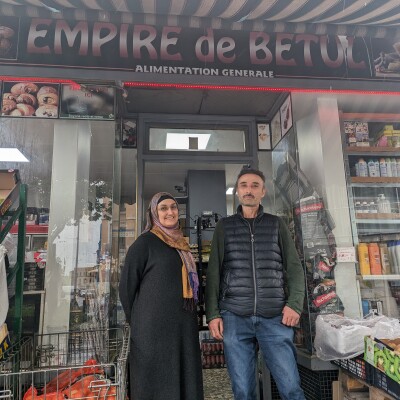 L'empire de Betul présenté par (presque) toute la famille Simsek cover