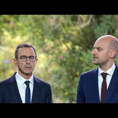 Face au Pouvoir Algérien, la France est divisée et s’affaiblit cover