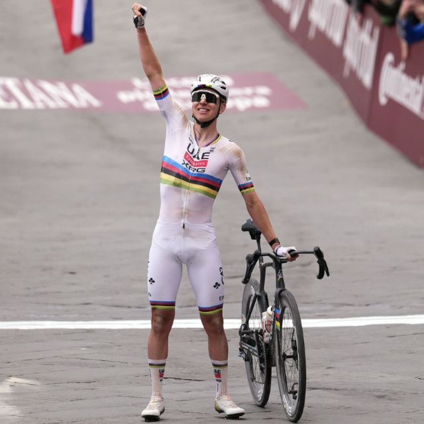 Je débunk les 100 wins d'UAE en 2026 ! | UAE Team Emirates - XRG | Preview 2026 episode artwork