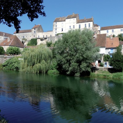 Pesmes, l'un des Plus Beaux Villages de France cover