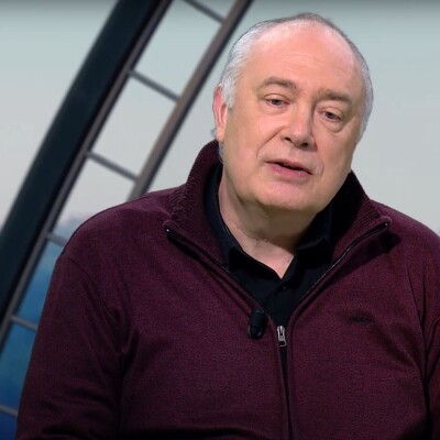 Pleins feux sur l'écrivain belge Xavier Hanotte cover