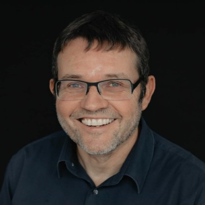 «Evangélique, pourquoi être différent?» par Jean-Luc Ziehli, président du Réseau évangélique suisse cover