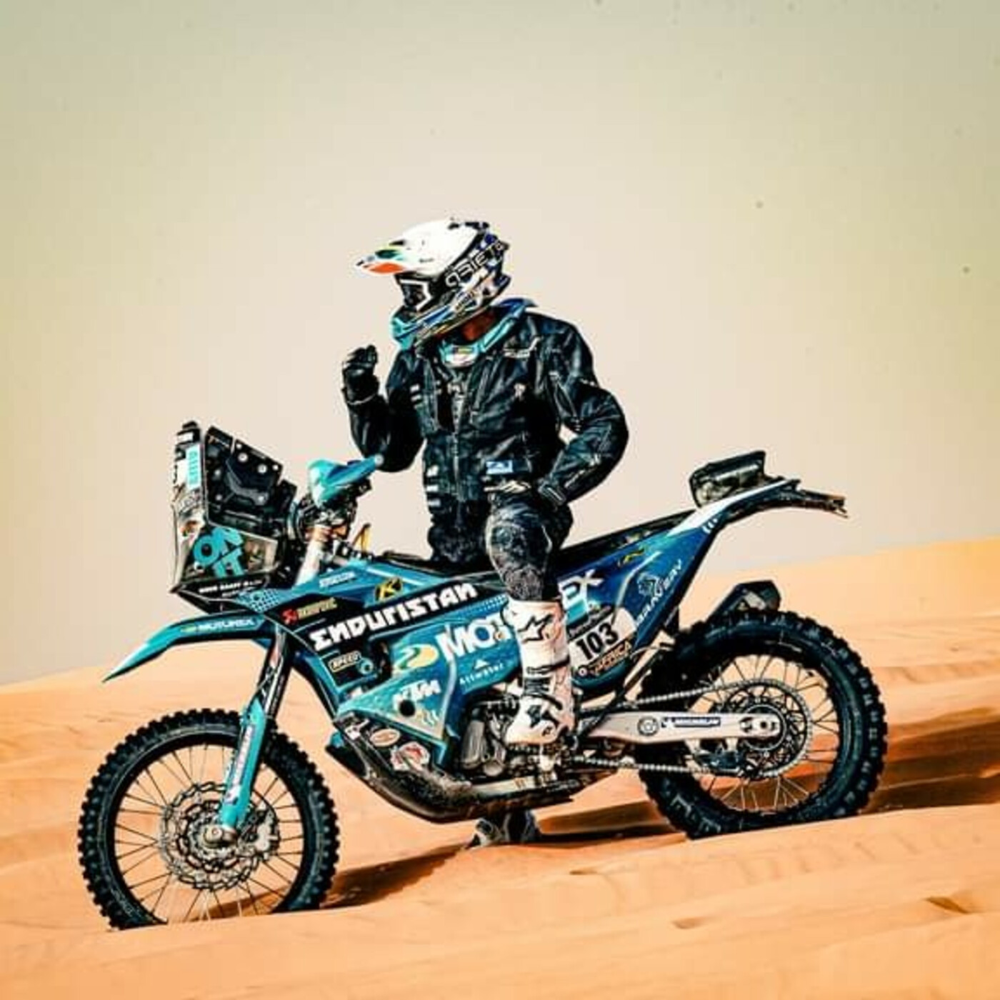 Départ de l'Africa Eco Race 2020... En route pour Dakar... episode artwork