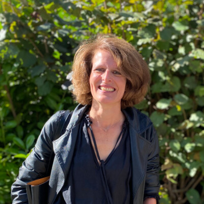 Les défis de l'université vus par Isabelle Hachez cover