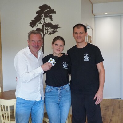 A Biganos, Sarah et Romain Legrand nous présentent leur restaurant Le Pin Burger et le 1er distributeur de Burgers en Gironde cover