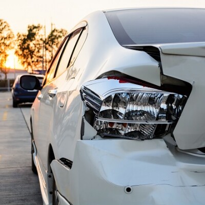 Voiture accidentée : bonne affaire ou bombe à retardement ? cover