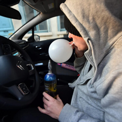 Le gaz hilarant n’est pas un jeu, surtout au volant ! cover