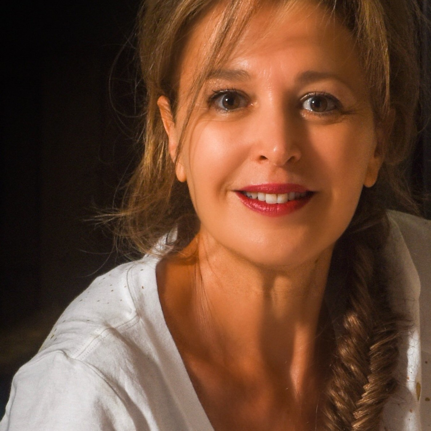 #5 - Mila Lights, performeuse, peintre, compositrice, auteure et interprète  engagée pour un monde meilleur.