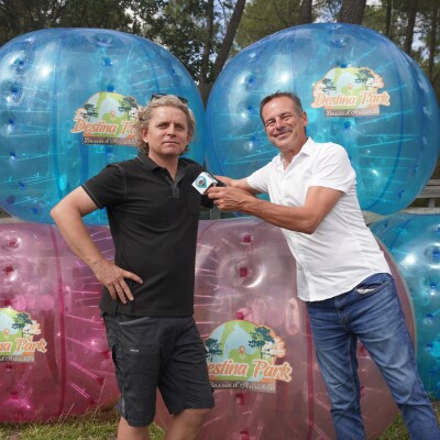 Julien Tétard nous présente les activités proposées à Destina Park. Paint Ball, Bubble Foot, Laser Game pour divertir toutes les générations cover